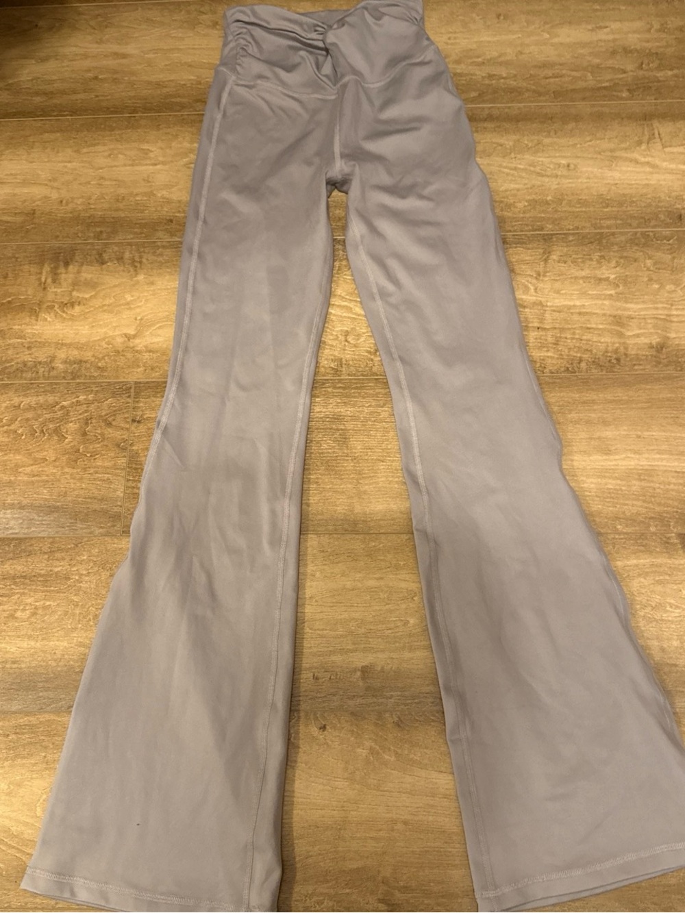 Gilly Hicks Flare Wide-Leg Jeans in Light Gray/purpleish
